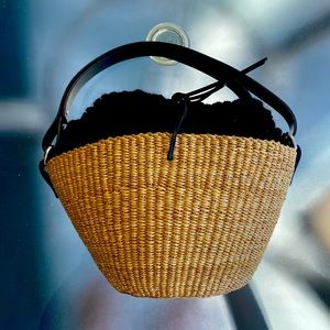 Muun straw bag